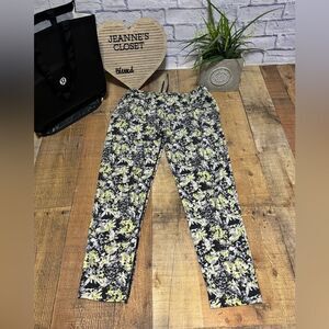 LULULEMON Jet Crop *Luxtreme (Slim) in Crosscourt Petal Black Clarity Yellow, 8